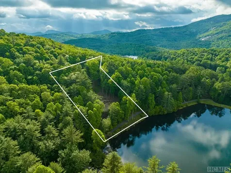 16 Fountainhead Drive Cashiers NC 28717