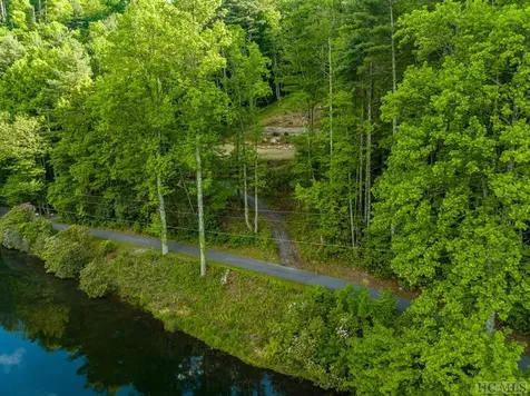 16 Fountainhead Drive Cashiers NC 28717