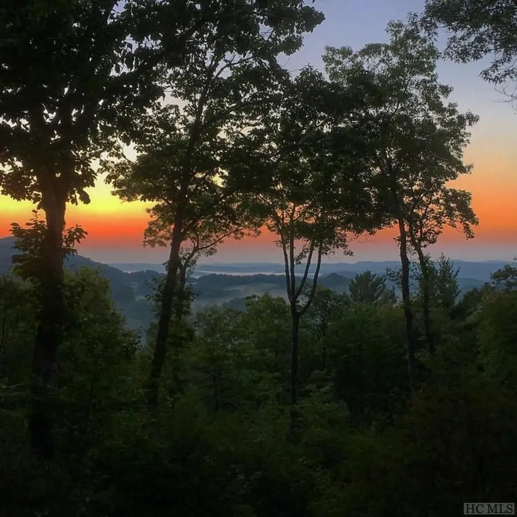 678 Hawk Mountain Road Lake Toxaway NC 28747