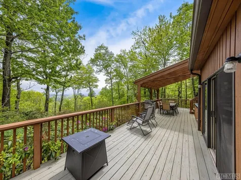 678 Hawk Mountain Road Lake Toxaway NC 28747