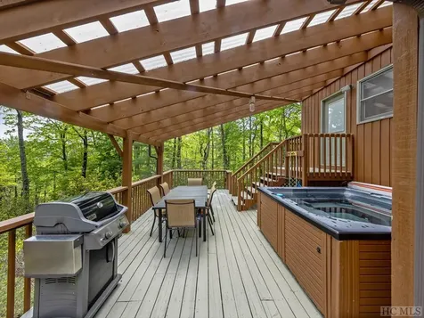 678 Hawk Mountain Road Lake Toxaway NC 28747