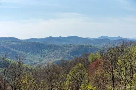827 North Ridge Road Glenville NC 28736