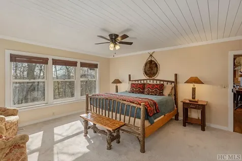 827 North Ridge Road Glenville NC 28736