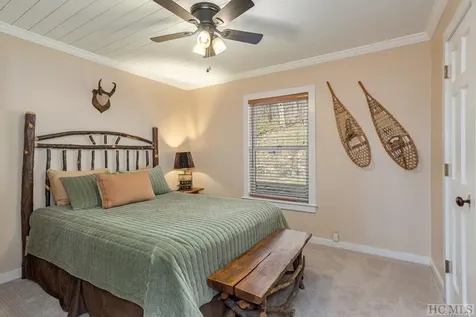 827 North Ridge Road Glenville NC 28736