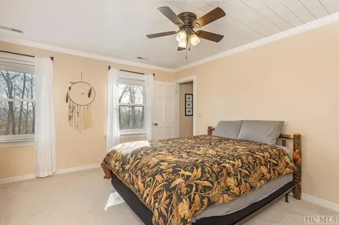 827 North Ridge Road Glenville NC 28736