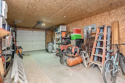 827 North Ridge Road Glenville NC 28736