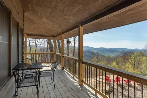 827 North Ridge Road Glenville NC 28736
