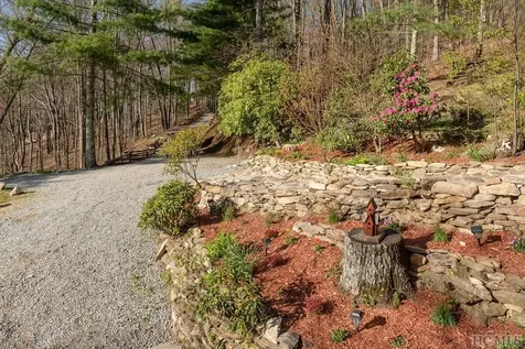 827 North Ridge Road Glenville NC 28736