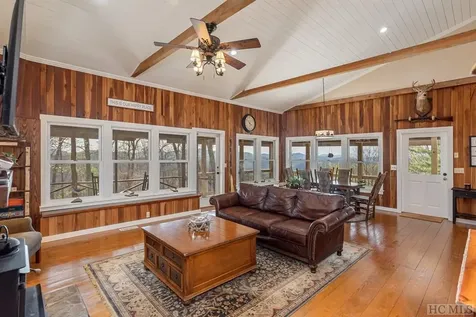 827 North Ridge Road Glenville NC 28736