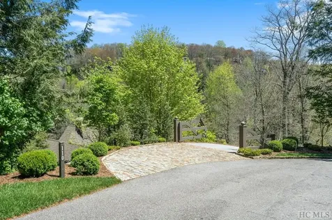 110 Lake Court Highlands NC 28741