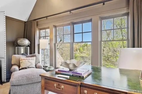 110 Lake Court Highlands NC 28741