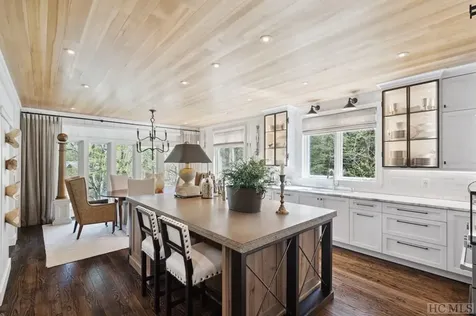 110 Lake Court Highlands NC 28741