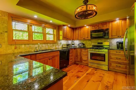360 Upward Trail Cashiers NC 28717