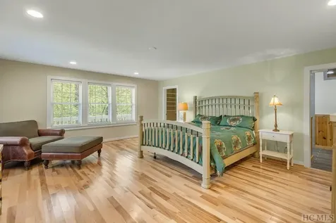 1033 Flat Creek Drive Glenville NC 28736