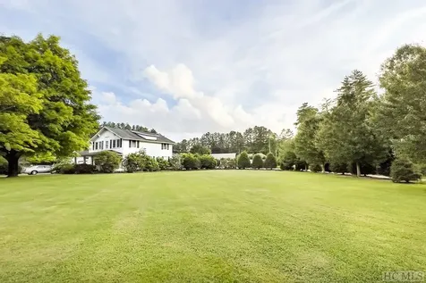 158 Cashiers School Road Cashiers NC 28717