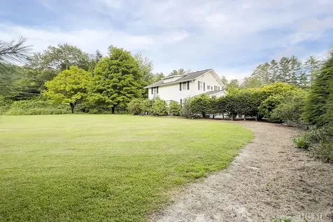 158 Cashiers School Road Cashiers NC 28717