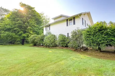 158 Cashiers School Road Cashiers NC 28717