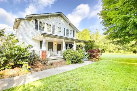 158 Cashiers School Road Cashiers NC 28717