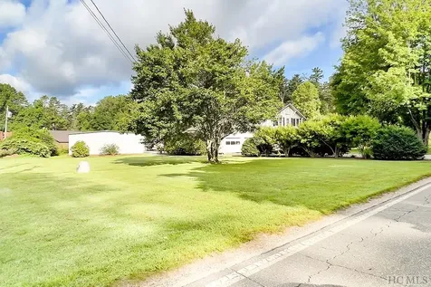 158 Cashiers School Road Cashiers NC 28717