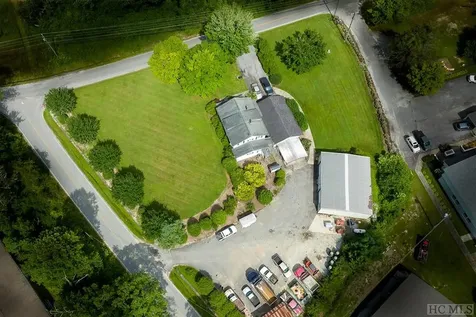 158 Cashiers School Road Cashiers NC 28717