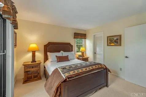 43 Kiwi Lane Sapphire NC 28774