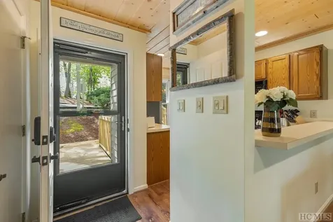 43 Kiwi Lane Sapphire NC 28774