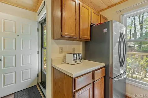 43 Kiwi Lane Sapphire NC 28774