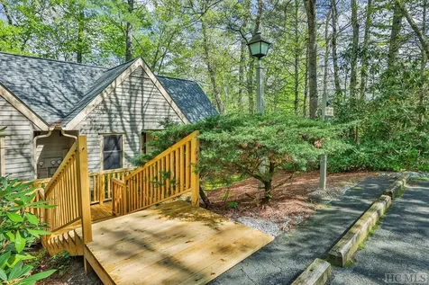 43 Kiwi Lane Sapphire NC 28774