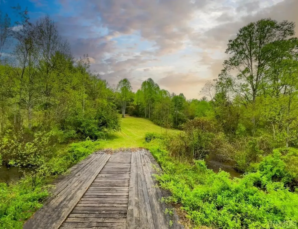 Tbd Flat Creek Drive Lake Toxaway NC 28747