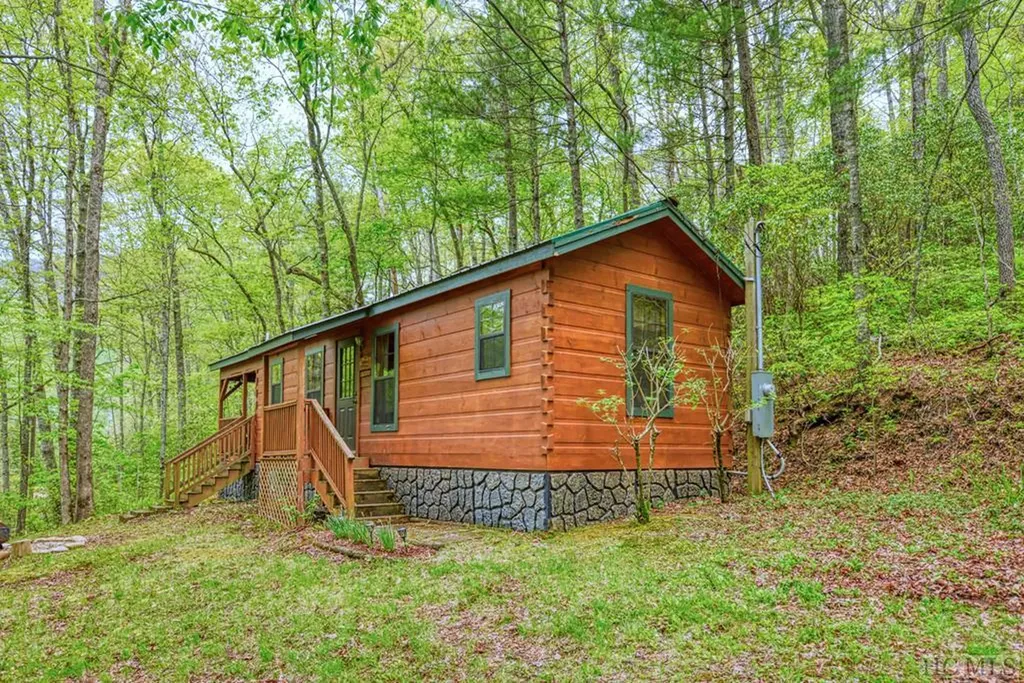 142 Deuce Road Highlands NC 28741