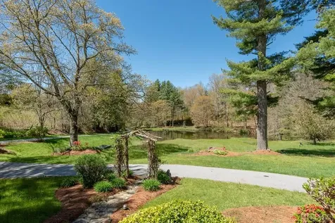 137 Olympus Road Glenville NC 27836