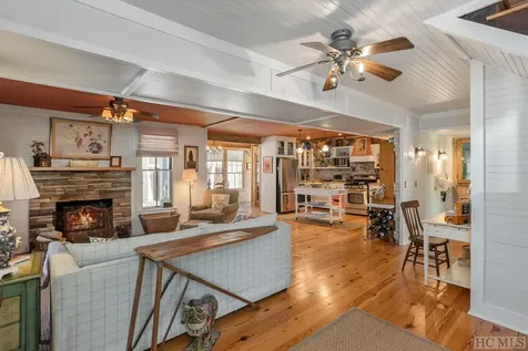 137 Olympus Road Glenville NC 27836