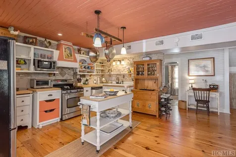 137 Olympus Road Glenville NC 27836
