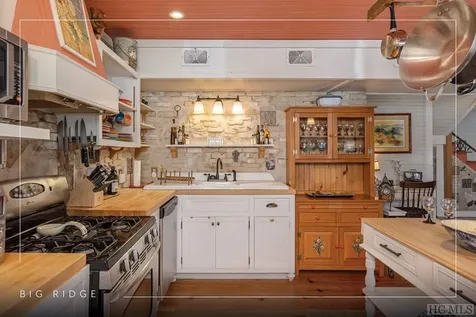 137 Olympus Road Glenville NC 27836
