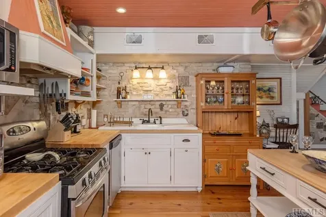 137 Olympus Road Glenville NC 27836