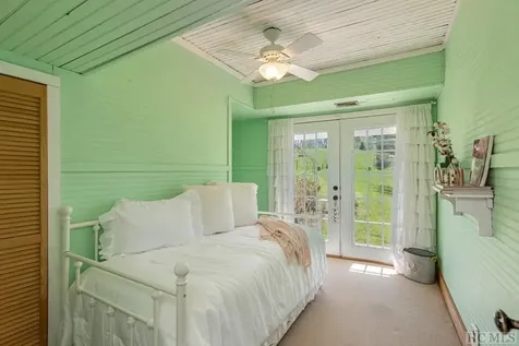 137 Olympus Road Glenville NC 27836