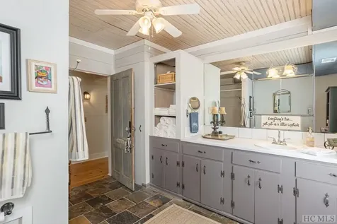 137 Olympus Road Glenville NC 27836