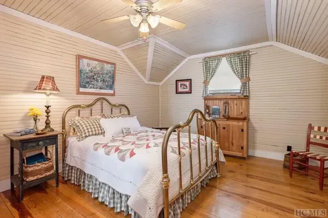 137 Olympus Road Glenville NC 27836