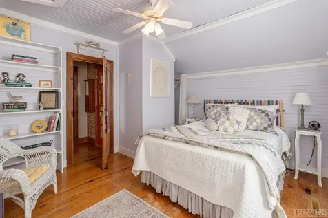 137 Olympus Road Glenville NC 27836