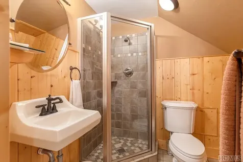 137 Olympus Road Glenville NC 27836