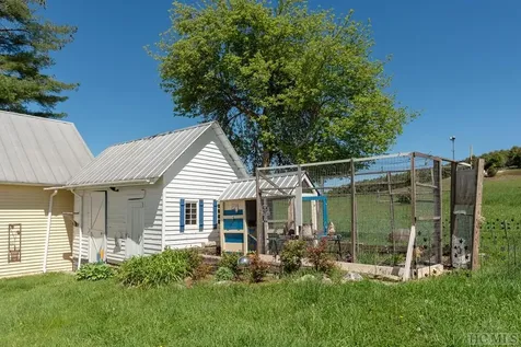 137 Olympus Road Glenville NC 27836