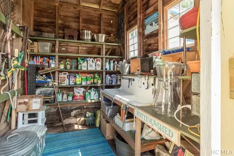 137 Olympus Road Glenville NC 27836