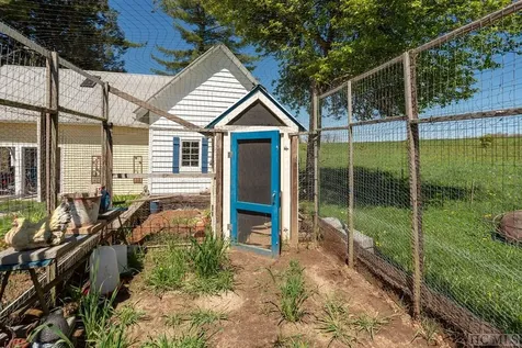 137 Olympus Road Glenville NC 27836