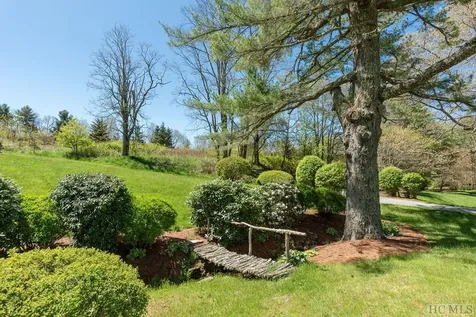 137 Olympus Road Glenville NC 27836