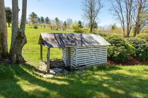 137 Olympus Road Glenville NC 27836