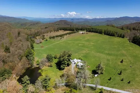 137 Olympus Road Glenville NC 27836