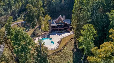 53 Pilot Knob Road Glenville NC 28736