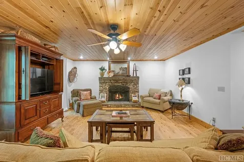 1739 Flat Mountain Road Highlands NC 28741