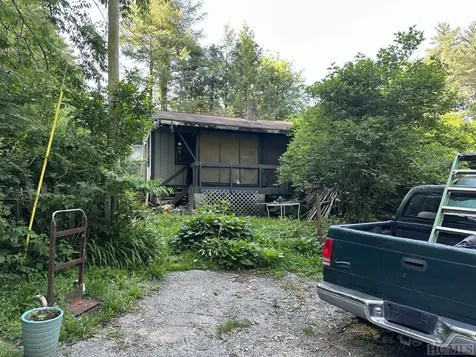 2 Poinsettia Drive Cashiers NC 28717