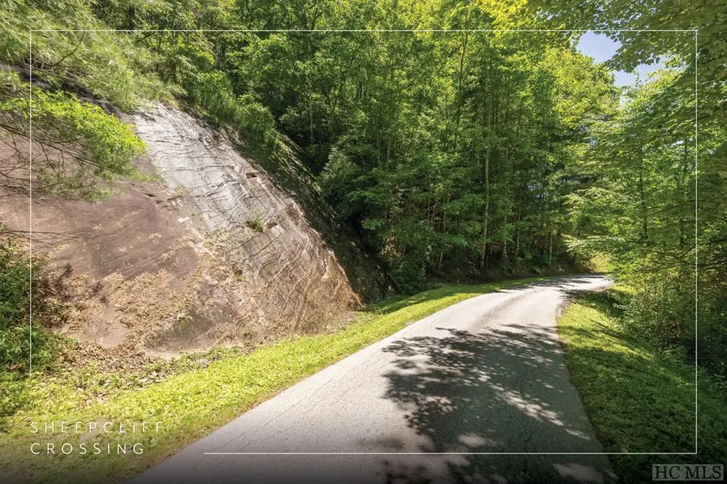 Tbd Turnberry Lane Cashiers NC 28717